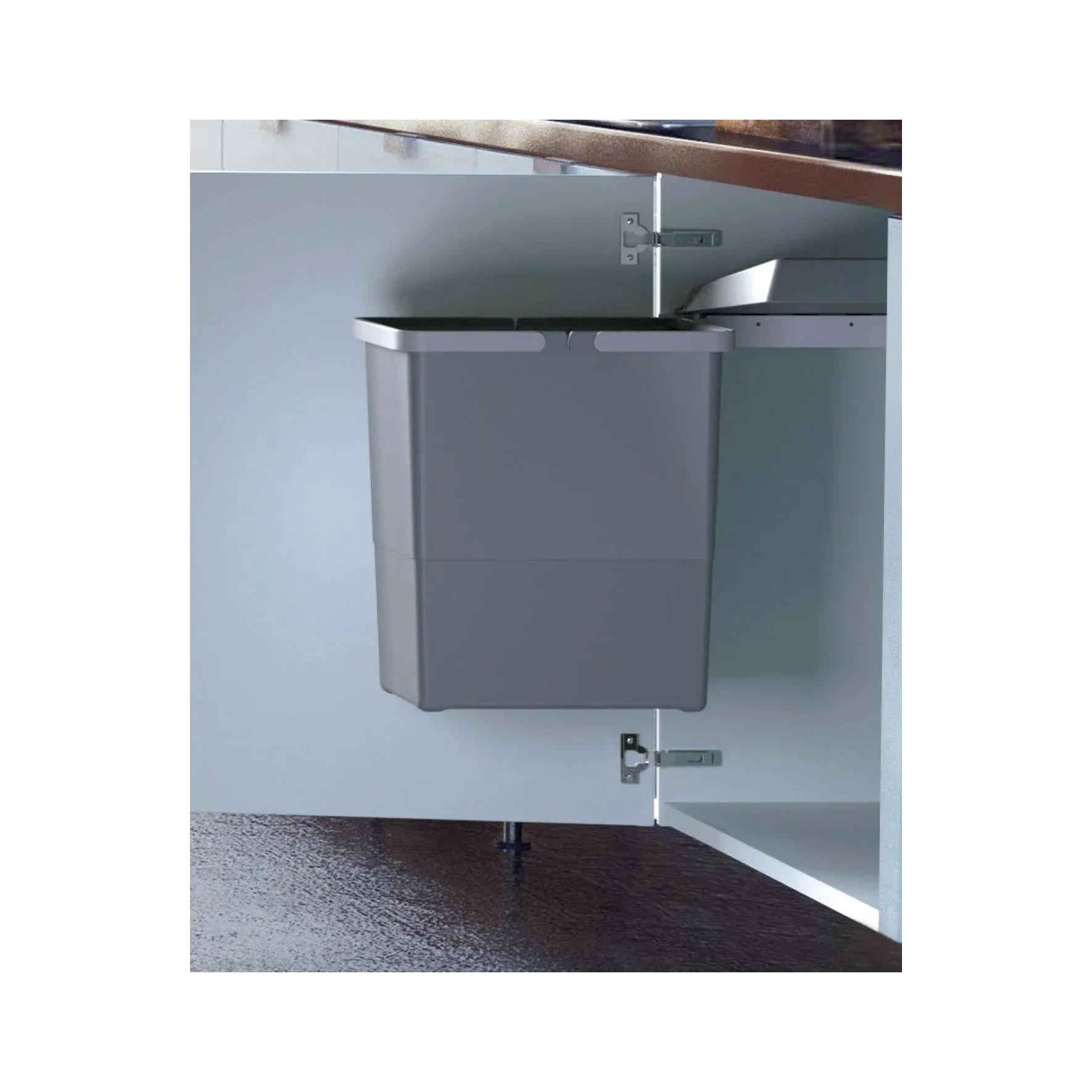 Cubo de basura swing con apertura automática en puerta abatible de ICOBEN